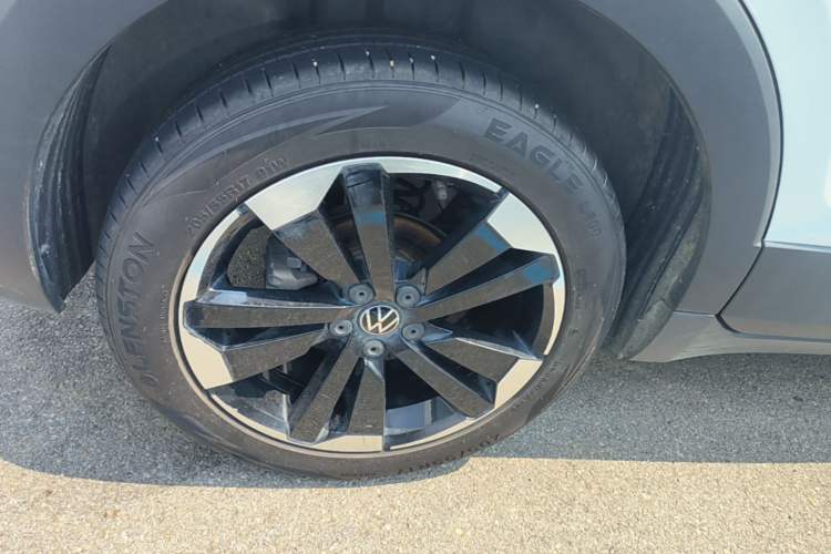 Used Volkswagen Tacqua 2023 200TSI DSG Joy-Connect Edition Right Rear Wheel Hub