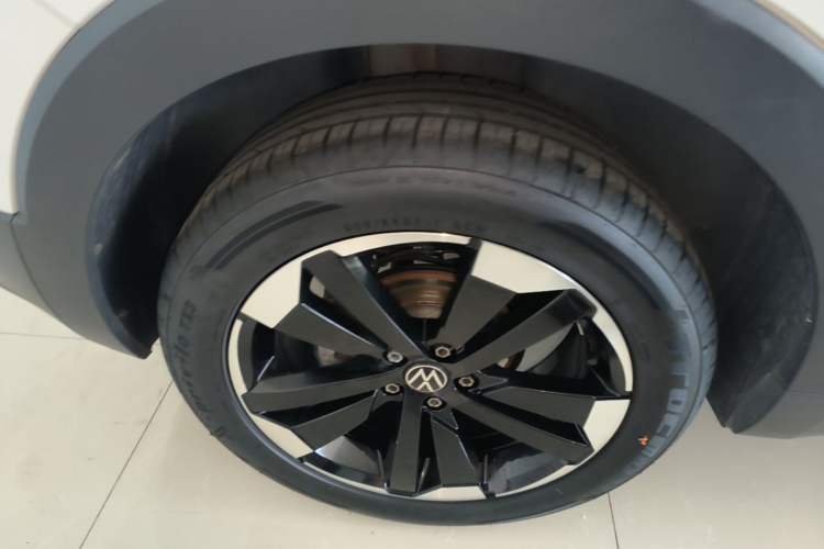 Used Volkswagen Tacqua 2023 200TSI DSG Joy-Connect Edition Right Rear Wheel Hub