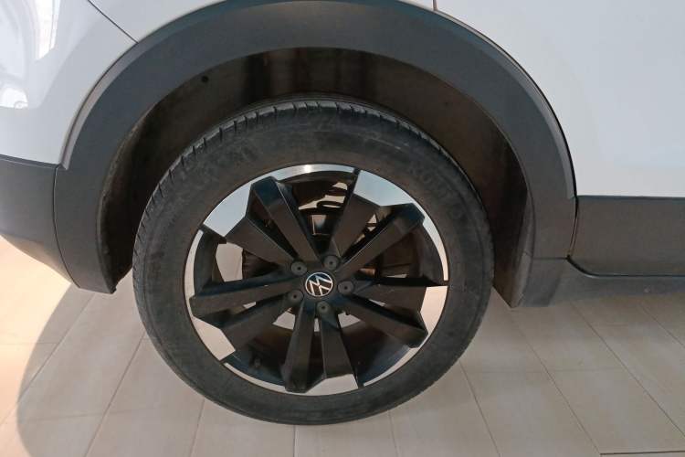 Used Volkswagen Tacqua 2023 200TSI DSG Joy-Connect Edition Right Rear Wheel Hub