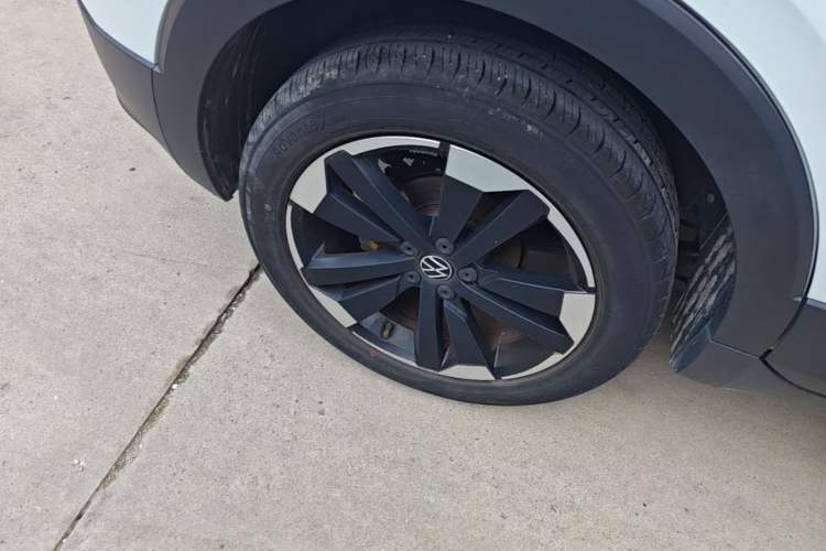 Used Volkswagen Tacqua 2023 200TSI DSG Joy-Connect Edition Right Rear Wheel Hub