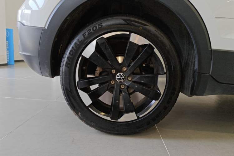 Used Volkswagen Tacqua 2023 200TSI DSG Joy-Connect Edition Right Rear Wheel Hub