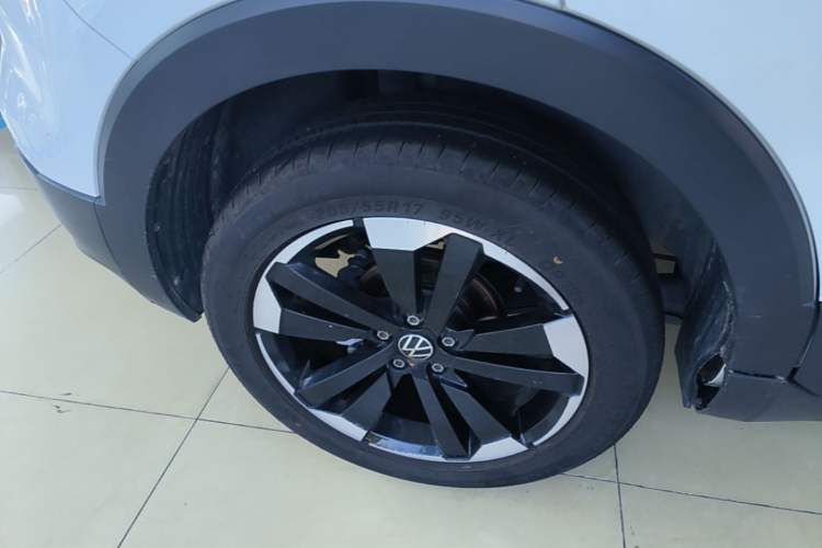 Used Volkswagen Tacqua 2023 200TSI DSG Joy-Connect Edition Right Rear Wheel Hub