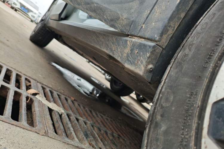 Used Volkswagen Tacqua 2023 200TSI DSG Joy-Connect Edition Right Side Sill