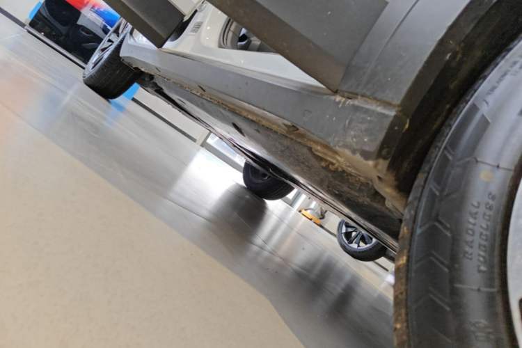 Used Volkswagen Tacqua 2023 200TSI DSG Joy-Connect Edition Right Side Sill