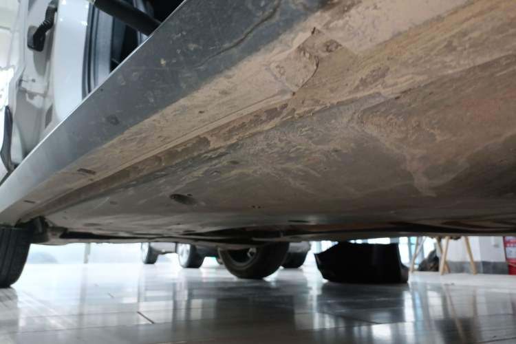 Used Volkswagen Tacqua 2023 200TSI DSG Joy-Connect Edition Right Side Sill