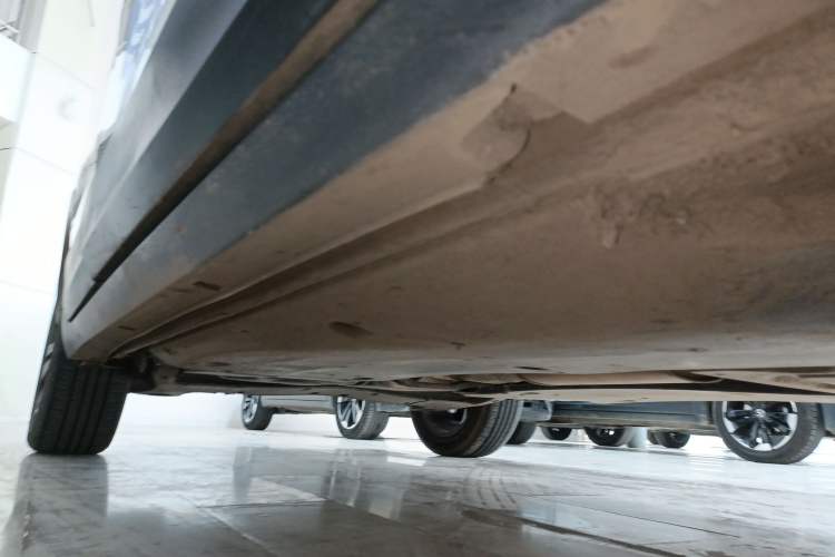 Used Volkswagen Tacqua 2023 200TSI DSG Joy-Connect Edition Right Side Sill