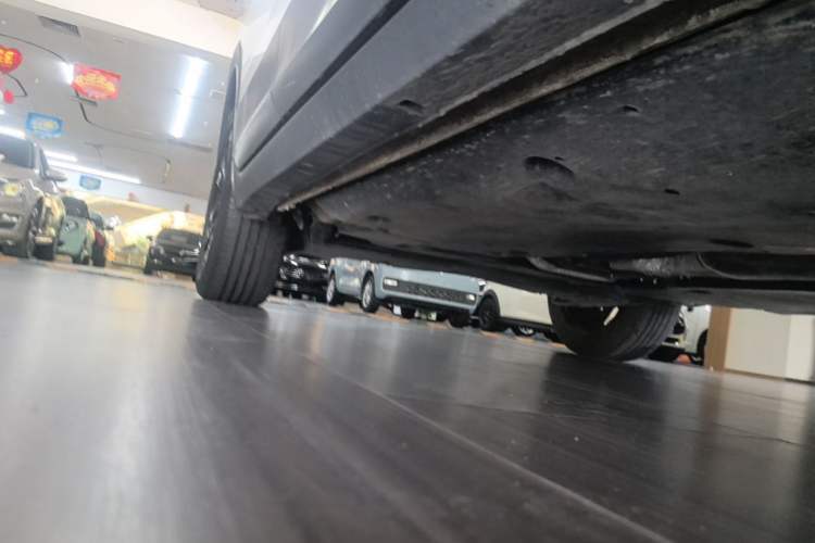 Used Volkswagen Tacqua 2023 200TSI DSG Joy-Connect Edition Right Side Sill