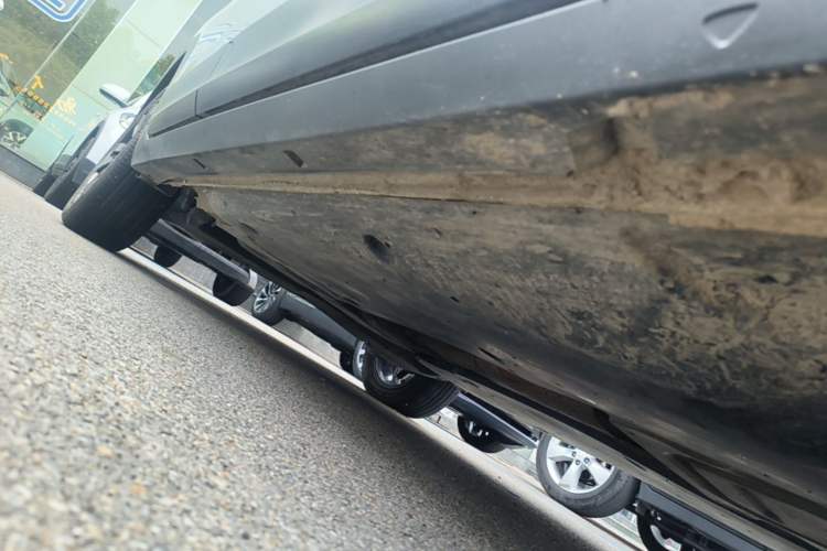 Used Volkswagen Tacqua 2023 200TSI DSG Joy-Connect Edition Right Side Sill