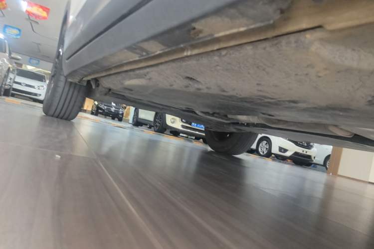 Used Volkswagen Tacqua 2023 200TSI DSG Joy-Connect Edition Right Side Sill