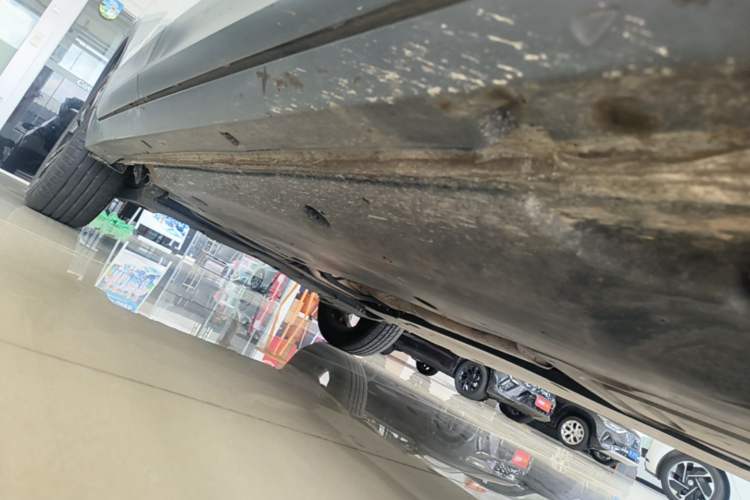 Used Volkswagen Tacqua 2023 200TSI DSG Joy-Connect Edition Right Side Sill