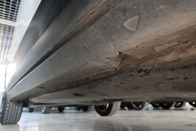 Used Volkswagen Tacqua 2023 200TSI DSG Joy-Connect Edition Right Side Sill