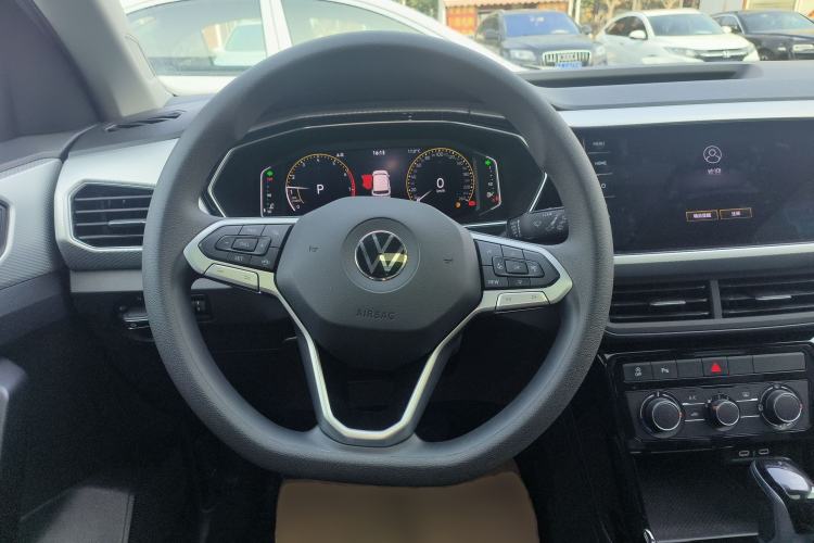 Used Volkswagen Tacqua 2023 200TSI DSG Joy-Connect Edition Steering Wheel