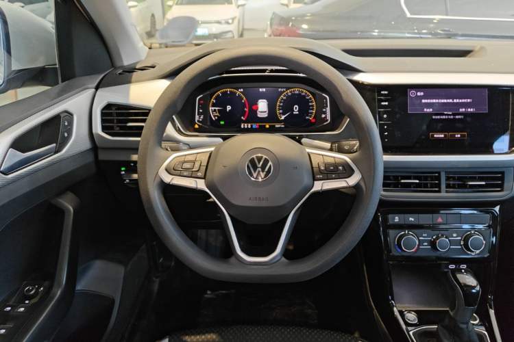 Used Volkswagen Tacqua 2023 200TSI DSG Joy-Connect Edition Steering Wheel