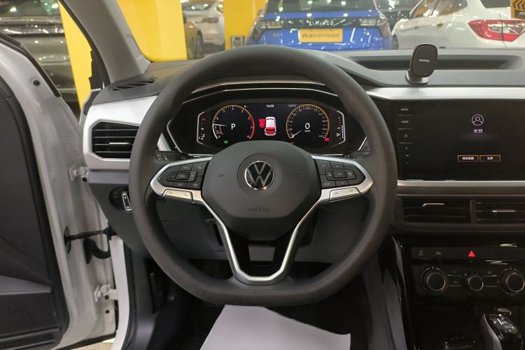 Used Volkswagen Tacqua 2023 200TSI DSG Joy-Connect Edition Steering Wheel