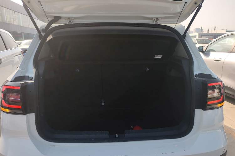 Used Volkswagen Tacqua 2023 200TSI DSG Joy-Connect Edition Trunk