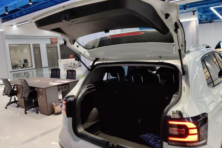 Used Volkswagen Tacqua 2023 200TSI DSG Joy-Connect Edition Trunk