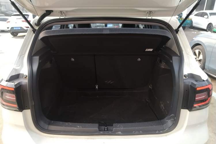 Used Volkswagen Tacqua 2023 200TSI DSG Joy-Connect Edition Trunk