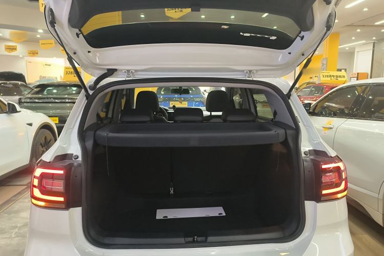 Used Volkswagen Tacqua 2023 200TSI DSG Joy-Connect Edition Trunk