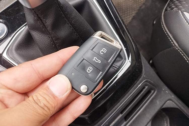 Used Volkswagen Tacqua 2023 200TSI DSG Joy-Connect Edition Vehicle Key