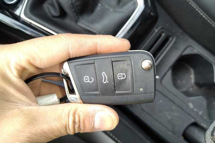 Used Volkswagen Tacqua 2023 200TSI DSG Joy-Connect Edition Vehicle Key