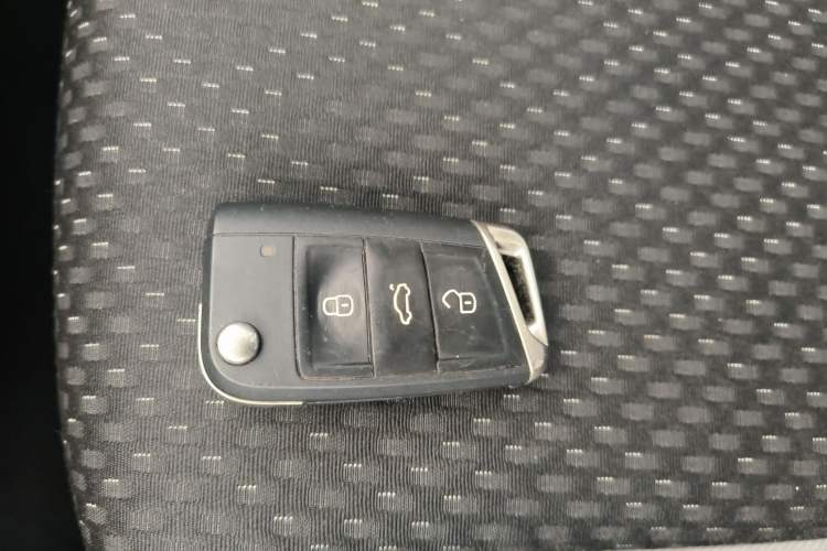 Used Volkswagen Tacqua 2023 200TSI DSG Joy-Connect Edition Vehicle Key
