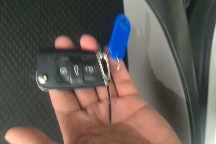 Used Volkswagen Tacqua 2023 200TSI DSG Joy-Connect Edition Vehicle Key