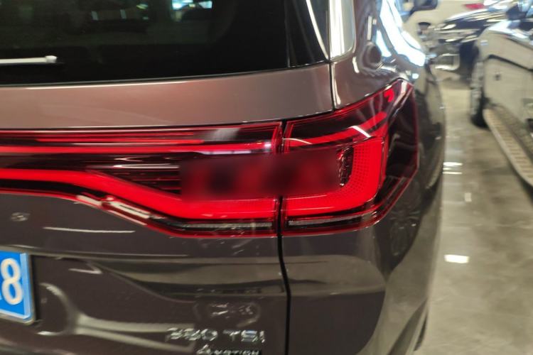 Used Volkswagen Talagon 2021 380TSI Four-Wheel Drive Flagship Version Right Rear Taillight