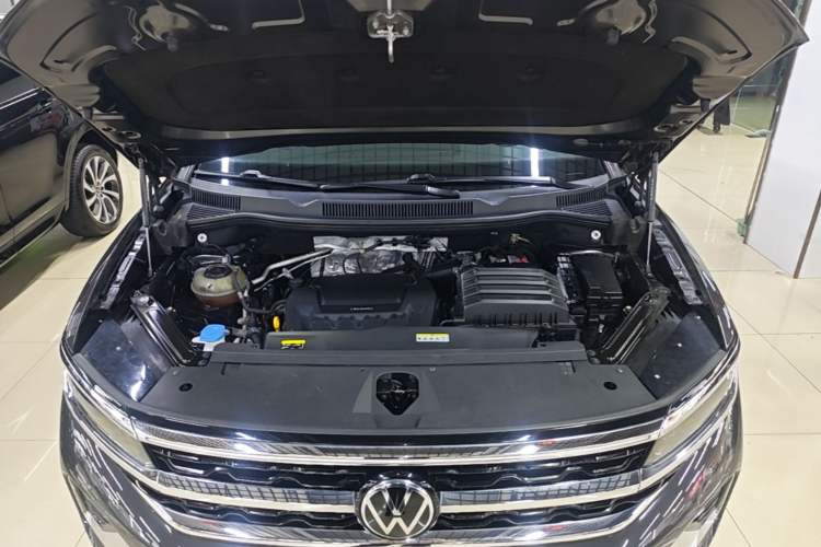 Used Volkswagen Talagon 2021 330TSI Two-Wheel-Drive Luxury Edition – Scenic Version Engine Bay