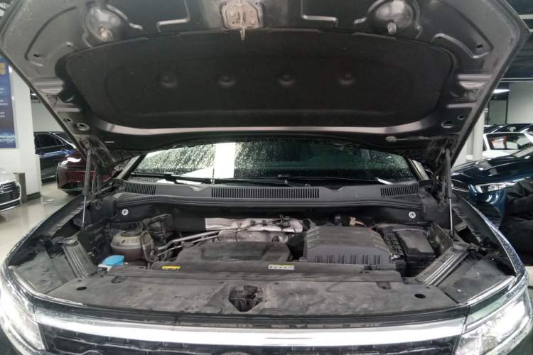Used Volkswagen Talagon 2021 330TSI Two-Wheel-Drive Luxury Edition – Scenic Version Engine Bay