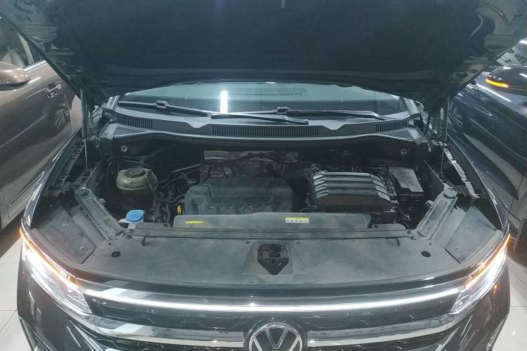 Used Volkswagen Talagon 2021 330TSI Two-Wheel-Drive Luxury Edition – Scenic Version Engine Bay