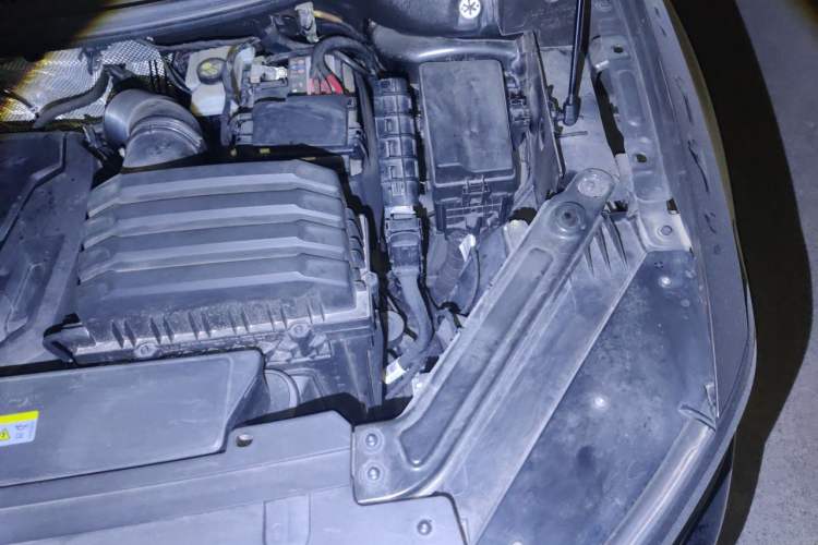 Used Volkswagen Talagon 2021 380TSI Four-Wheel Drive Luxury "Jiajing" Edition Pro Limited Edition Engine Bay Left