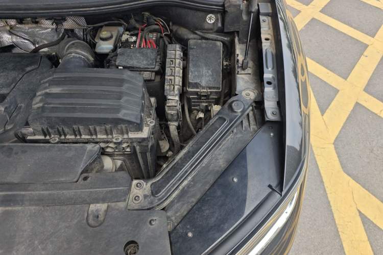 Used Volkswagen Talagon 2021 380TSI Four-Wheel Drive Luxury "Jiajing" Edition Pro Limited Edition Engine Bay Left