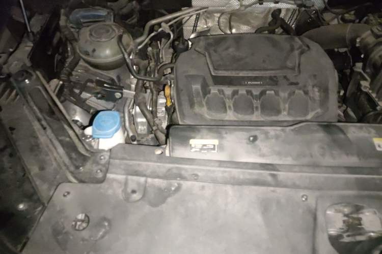 Used Volkswagen Talagon 2021 330TSI Two-Wheel-Drive Luxury Edition – Scenic Version Engine Bay Right