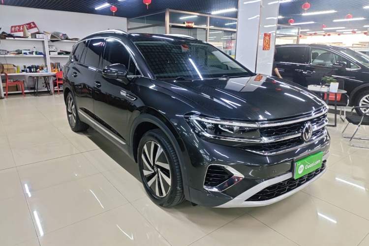Used Volkswagen Talagon 2021 330TSI Two-Wheel-Drive Luxury Edition – Scenic Version Front Right 45 Deg
