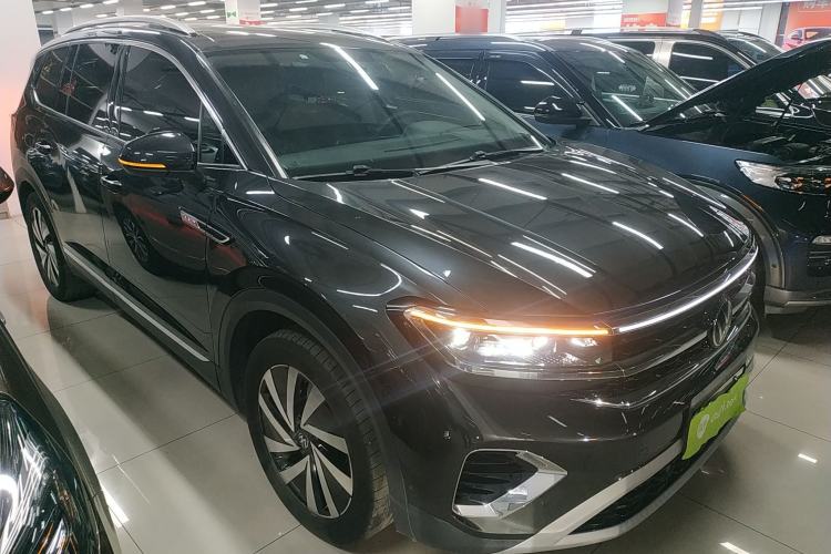 Used Volkswagen Talagon 2021 330TSI Two-Wheel-Drive Luxury Edition – Scenic Version Front Right 45 Deg