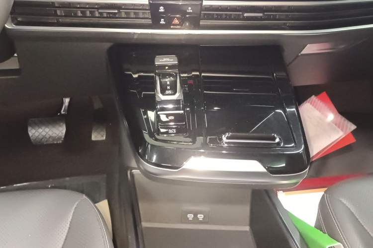 Used Volkswagen Talagon 2021 330TSI Two-Wheel-Drive Luxury Edition – Scenic Version Gear Lever