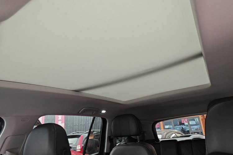 Used Volkswagen Talagon 2021 330TSI Two-Wheel-Drive Luxury Edition – Scenic Version Headliner