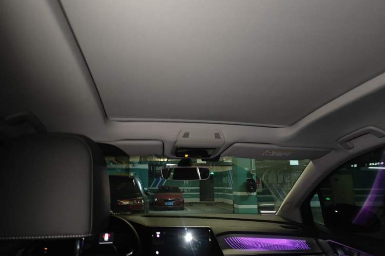 Used Volkswagen Talagon 2021 330TSI Two-Wheel-Drive Luxury Edition – Scenic Version Headliner