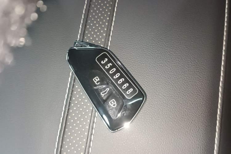 Used Volkswagen Talagon 2021 330TSI Two-Wheel-Drive Luxury Edition – Scenic Version Interior 1