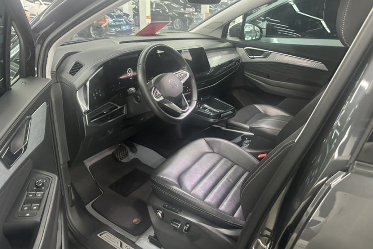 Used Volkswagen Talagon 2021 330TSI Two-Wheel-Drive Luxury Edition – Scenic Version Interior 1