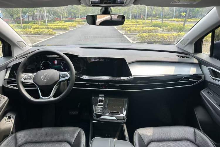 Used Volkswagen Talagon 2021 330TSI Two-Wheel-Drive Luxury Edition – Scenic Version Interior 1