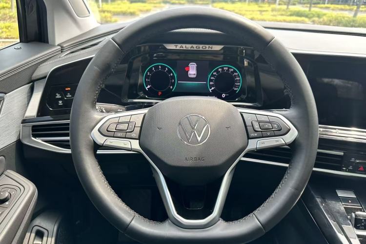 Used Volkswagen Talagon 2021 330TSI Two-Wheel-Drive Luxury Edition – Scenic Version Interior 2