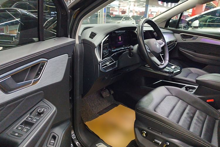 Used Volkswagen Talagon 2021 330TSI Two-Wheel-Drive Luxury Edition – Scenic Version Interior 3