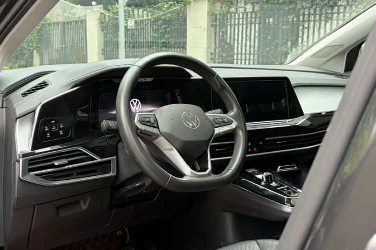 Used Volkswagen Talagon 2021 330TSI Two-Wheel-Drive Luxury Edition – Scenic Version Interior 3