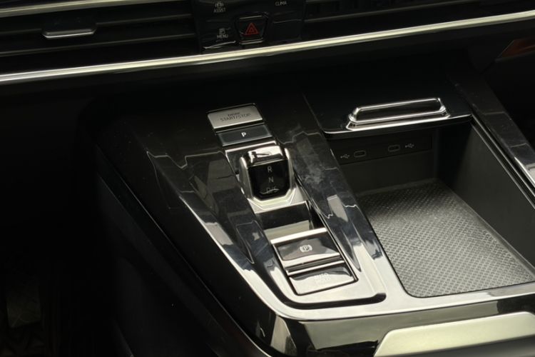 Used Volkswagen Talagon 2021 330TSI Two-Wheel-Drive Luxury Edition – Scenic Version Interior 6
