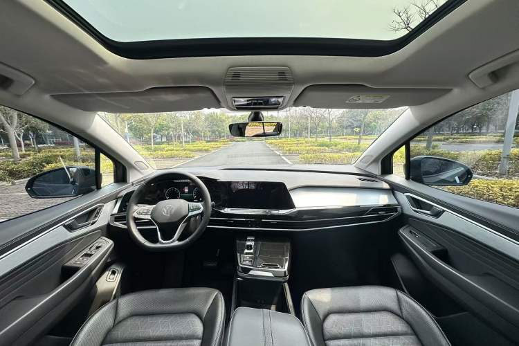 Used Volkswagen Talagon 2021 330TSI Two-Wheel-Drive Luxury Edition – Scenic Version Interior 7