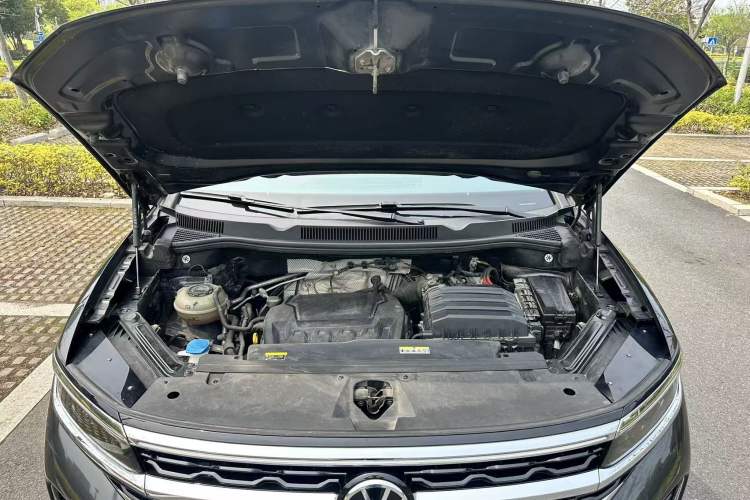 Used Volkswagen Talagon 2021 330TSI Two-Wheel-Drive Luxury Edition – Scenic Version Interior 9