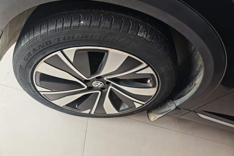 Used Volkswagen Talagon 2021 380TSI Four-Wheel Drive Flagship Version Left Front Wheel Hub