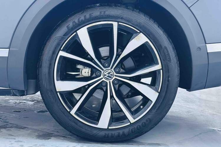 Used Volkswagen Talagon 2021 530TSI Four-Wheel Drive Flagship Shengjing Edition Pro Left Front Wheel Hub
