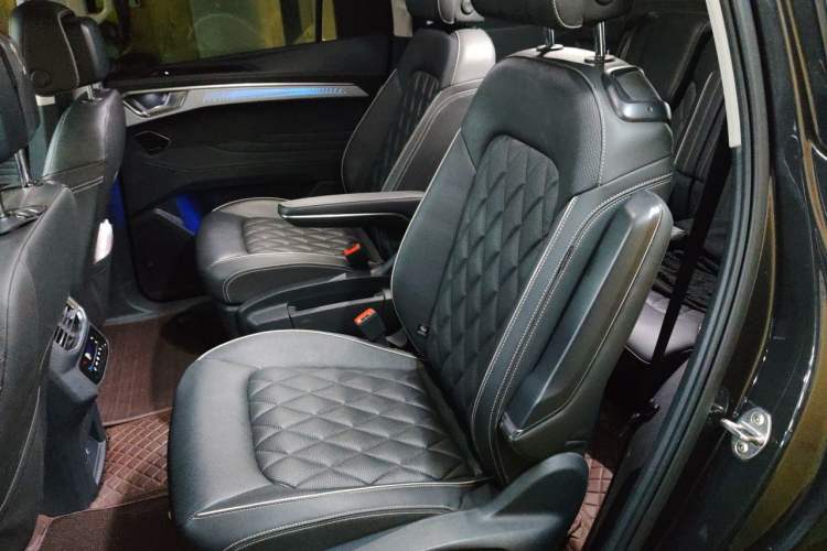 Used Volkswagen Talagon 2021 530TSI Four-Wheel Drive Flagship Shengjing Edition Pro Left Rear Seat